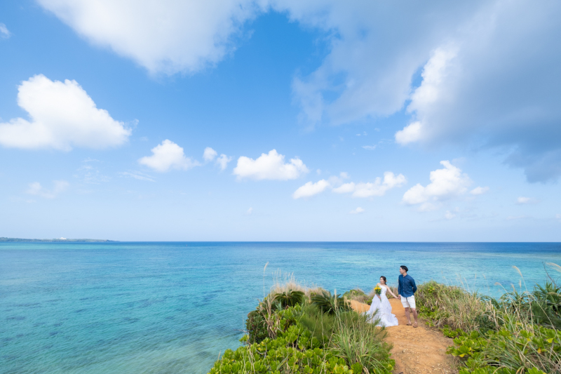 沖縄の海を一望できる丘♪