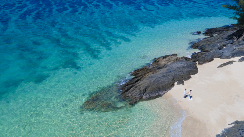 沖縄フォトウェディング必須アイテムのドローン!