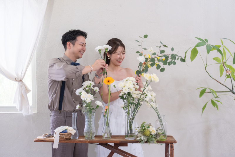 【ふたりで束ねる生花ブーケ付き】沖縄フォトウェディング Mプラン