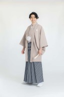 ベージュ