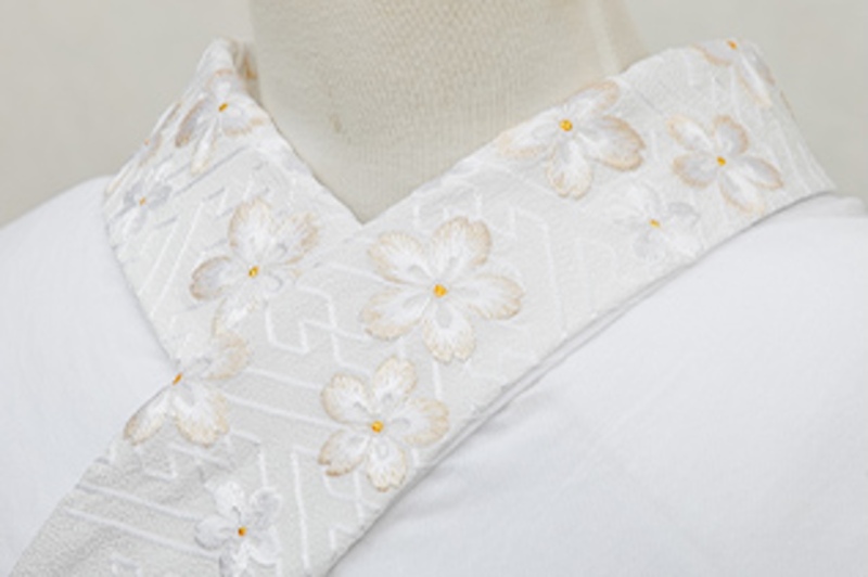 刺繍襟：白・桜