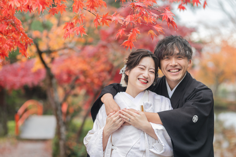 紅葉に囲まれた笑顔ショット