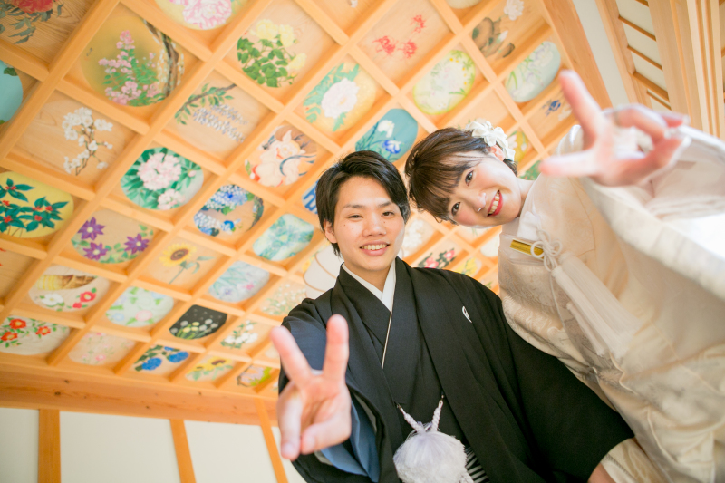 美しいお二人と天井画と