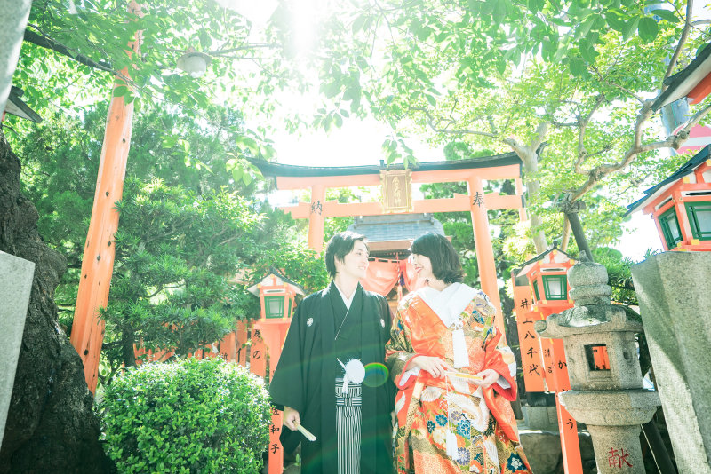 見つめ合う