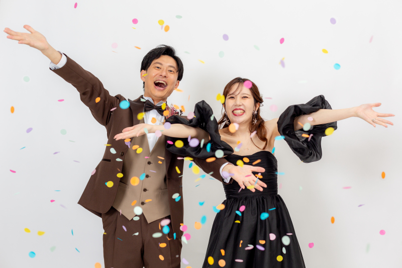 持ち込みグッズで、おふたりらしさ全開の前撮りに
