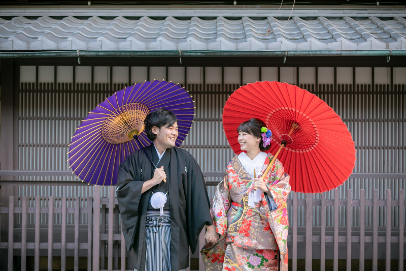華やかに