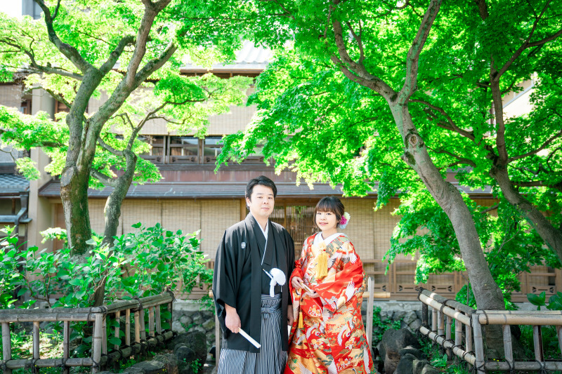 新緑が彩る