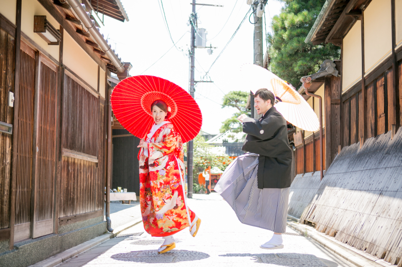 紅白の番傘で。