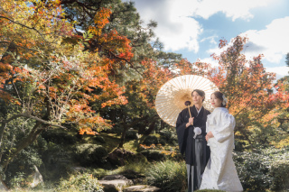 紅葉で一枚を美しく♪庭園和婚フォト