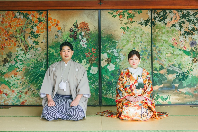 色鮮やかな襖絵で写真に華やかさが出る