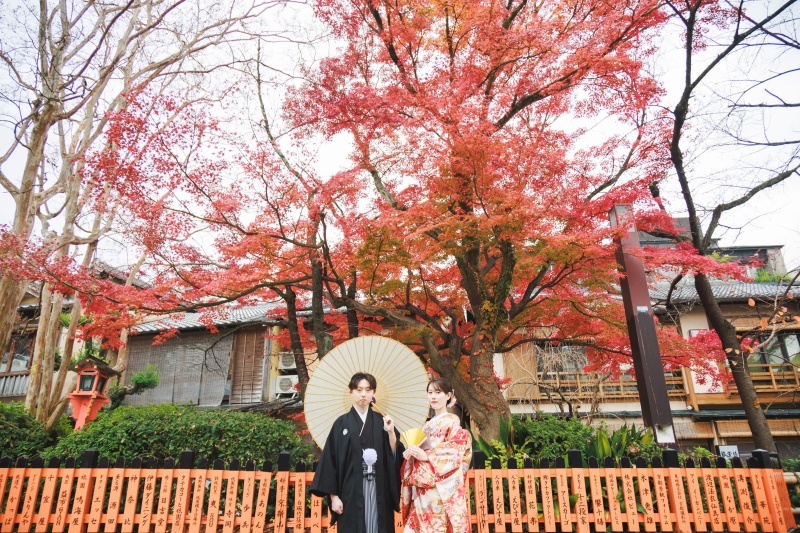 【紅葉シーズン(11/21-12/6)限定】和装2点ロケーション+洋装1点ロケーションプラン