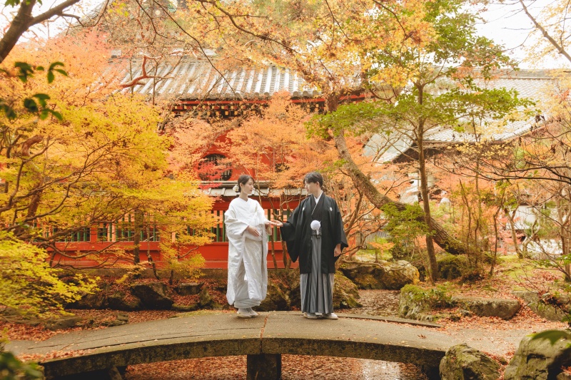 【紅葉シーズン(11/21-12/6)限定】和装1点ロケーション+洋装1点ロケーションプラン