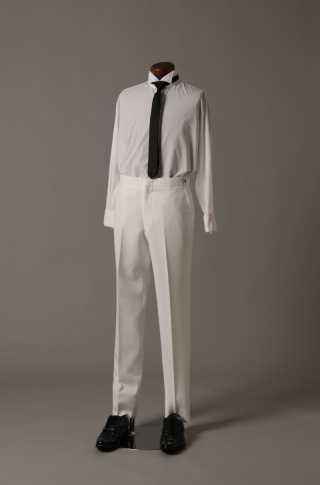 ホワイト（ジャケット・ベストなし）