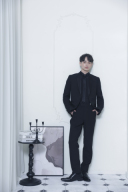 ブラックタキシード×ブラックシャツ×棒タイ