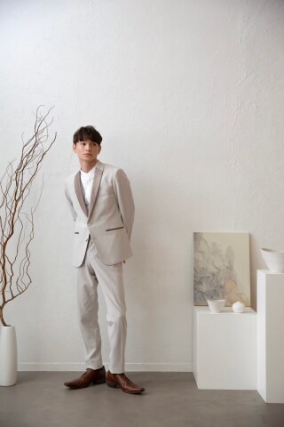 Peral white×ノーカラーシャツ