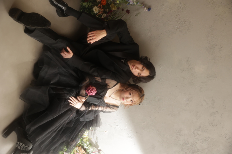 "可愛い"だけじゃない！洗練された衣装＆背景