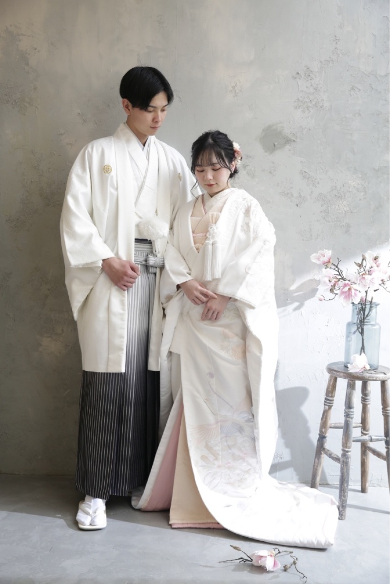 和装は淡いカラーで上品に。