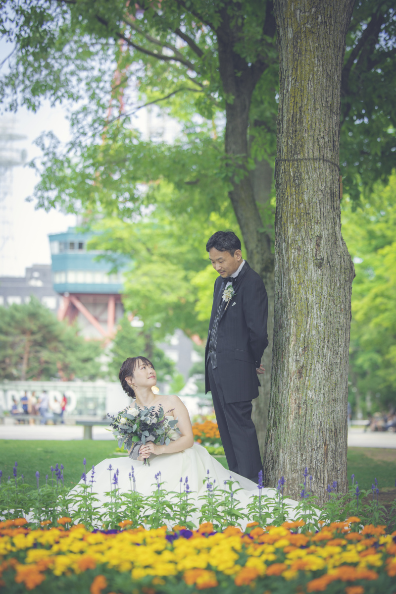 木陰でお話ししているようなシーンも