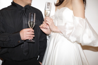 スタジオでドレス2着のご撮影