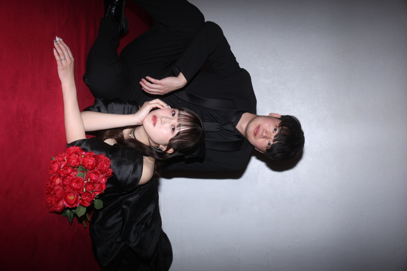 レッドカーペット×ブラックドレス