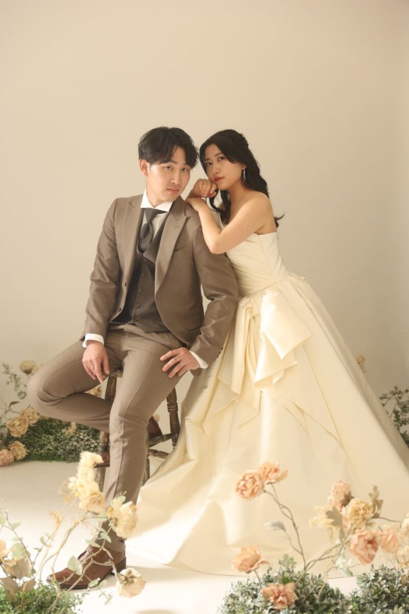 【光沢感が上品なウェディングドレス】