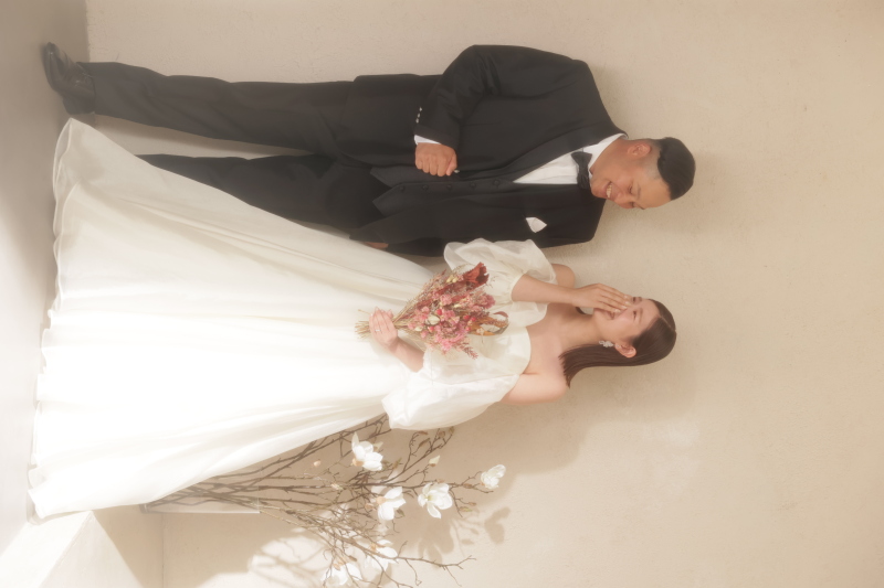 笑い合う姿がナチュラルで素敵!