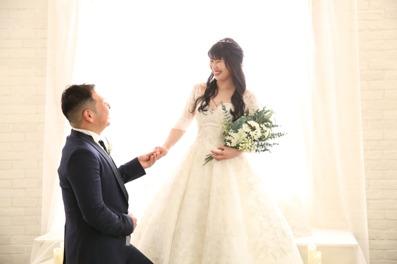 ウェディングドレス×ネイビータキシード