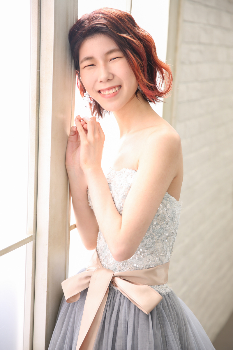 ドレスは付属パーツでカスタム可能