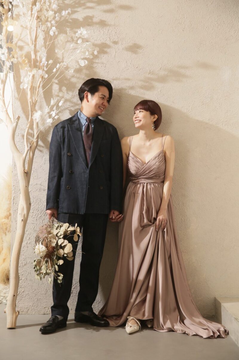 シックでスタイリッシュなカラードレス撮影