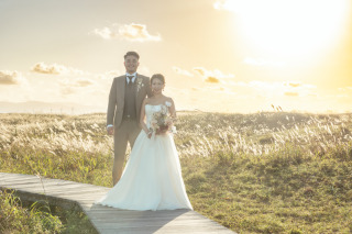 光り輝く夕陽とススキが綺麗な”はまなすの丘公園”お客様フォト紹介