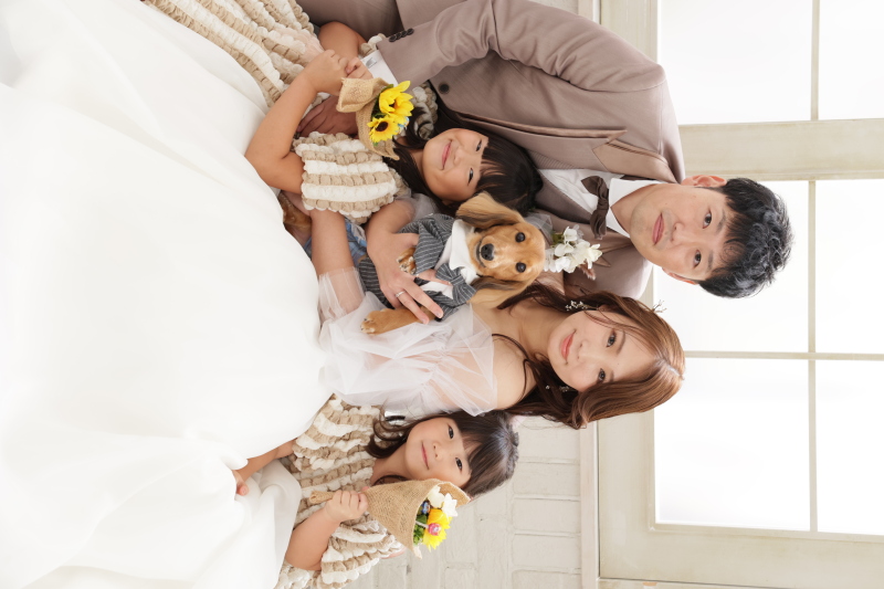 ペットもお子様も一緒にファミリーブライダルフォト！