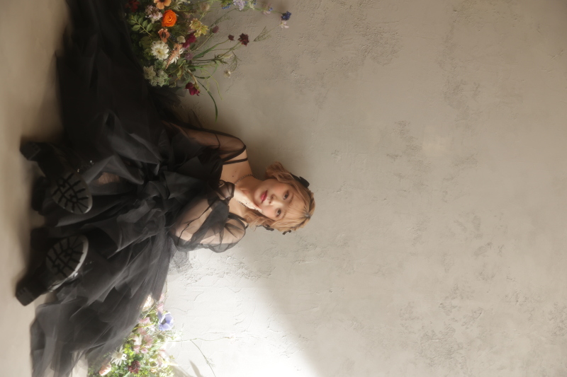 "可愛い"だけじゃない！洗練された衣装＆背景