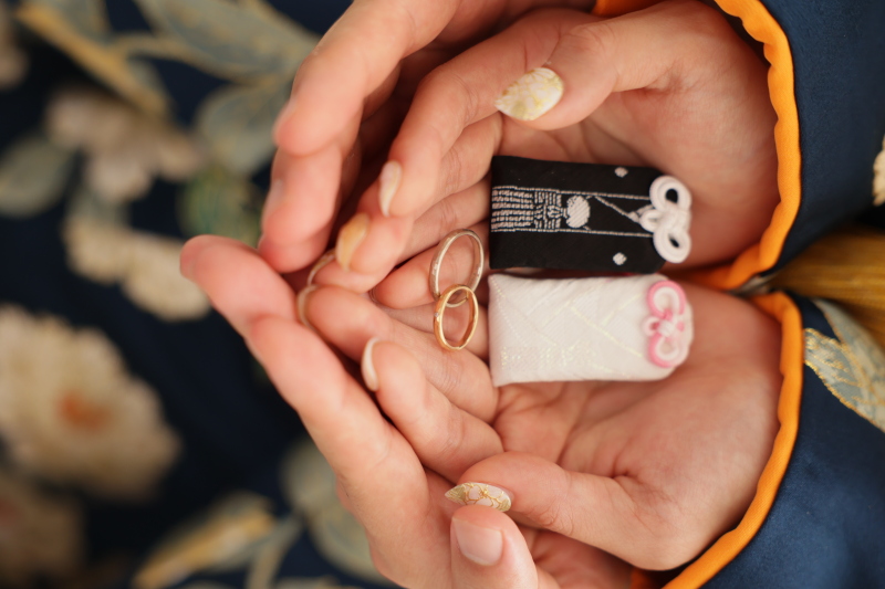 リングとお守りのイメージカット