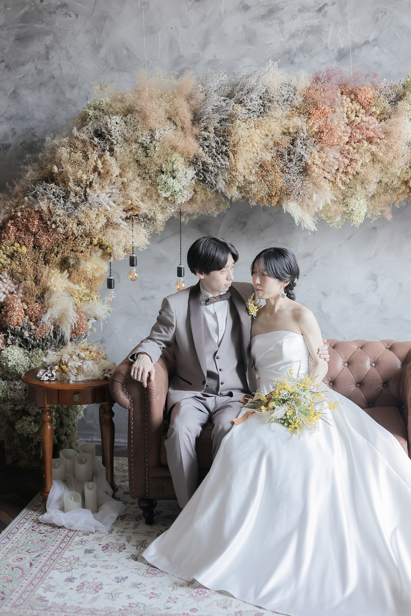 太陽の光に照らされながら