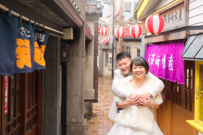 後ろからハグ♪