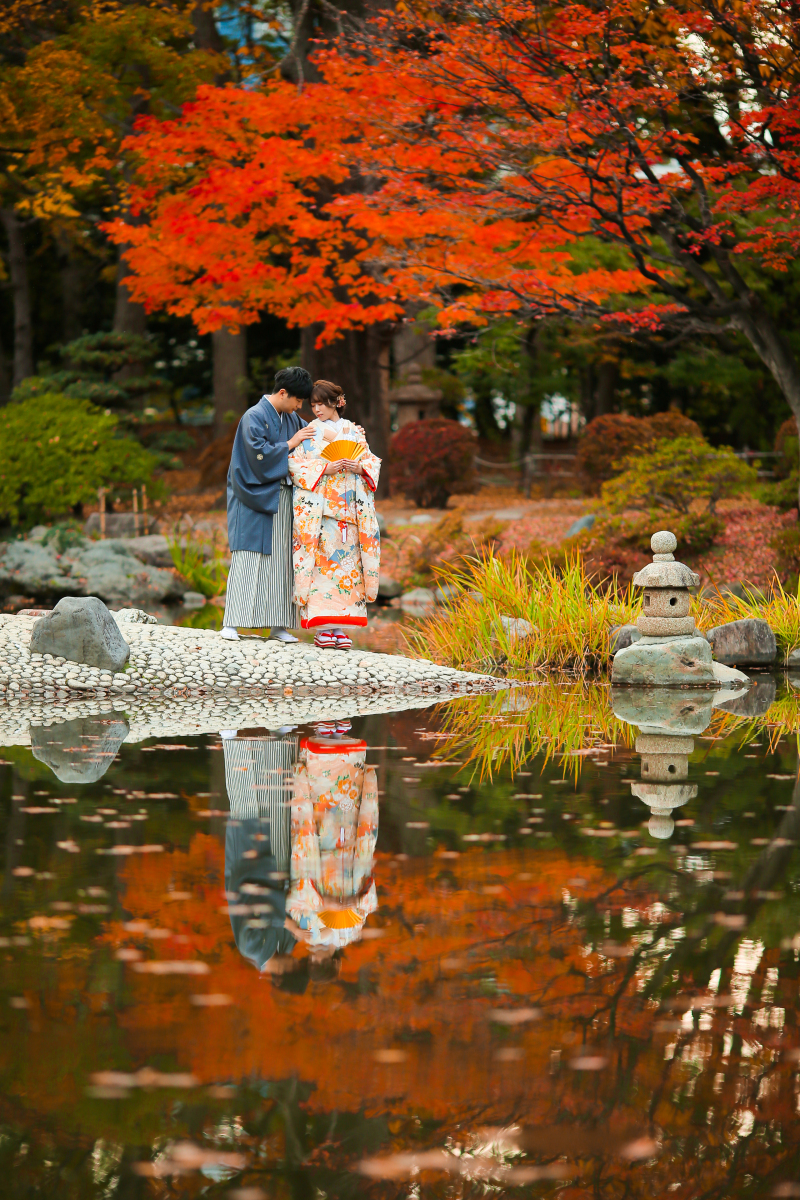 日本庭園の池前で❁