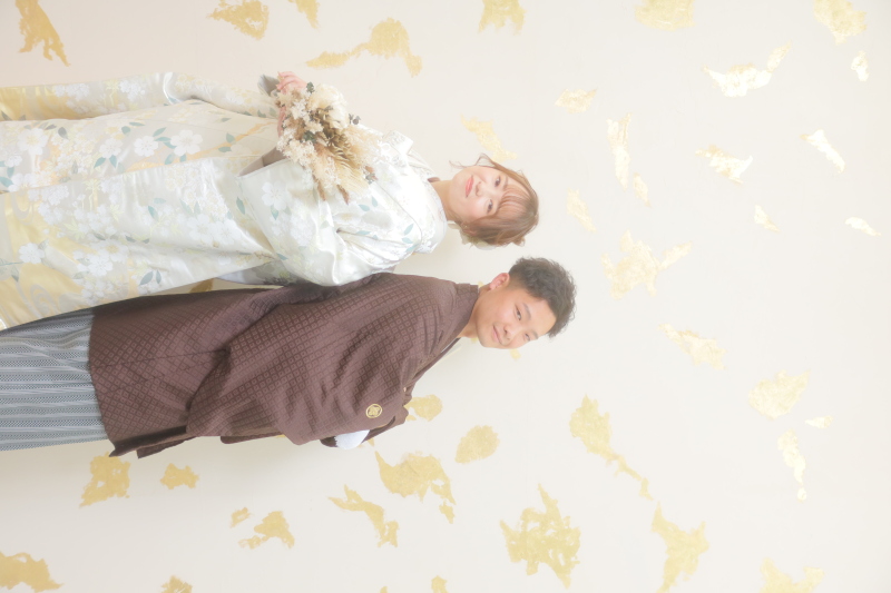 シンプルな背景でも