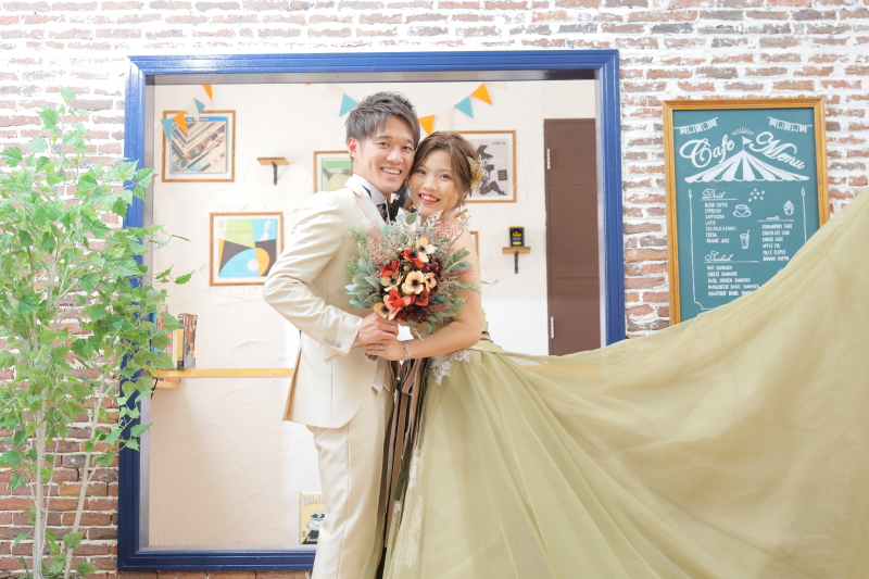 カラードレスは!