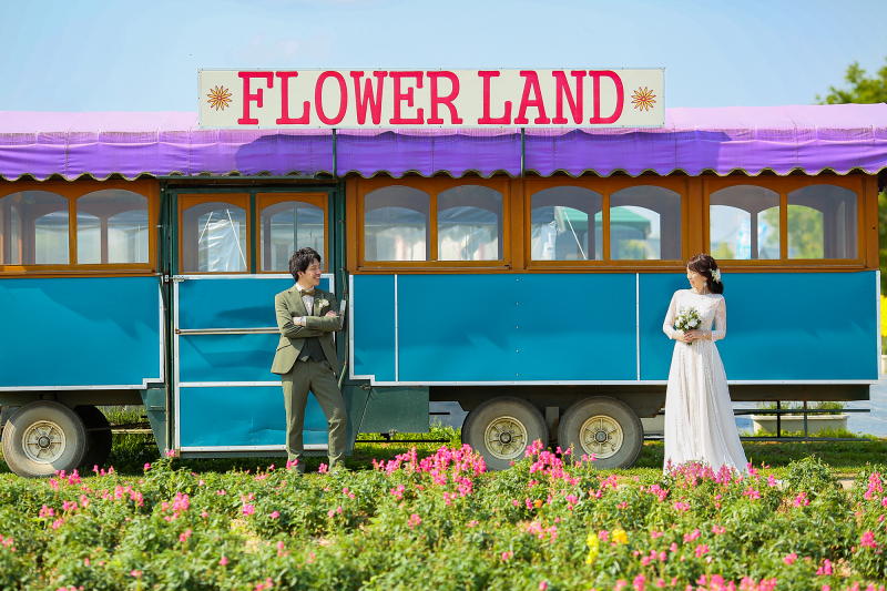 お互いをチラッ