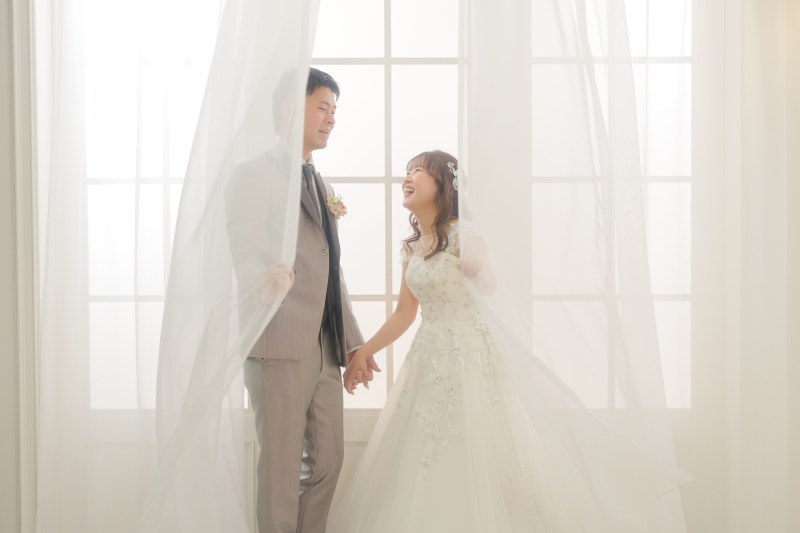 カーテンで遊ぶお2人*