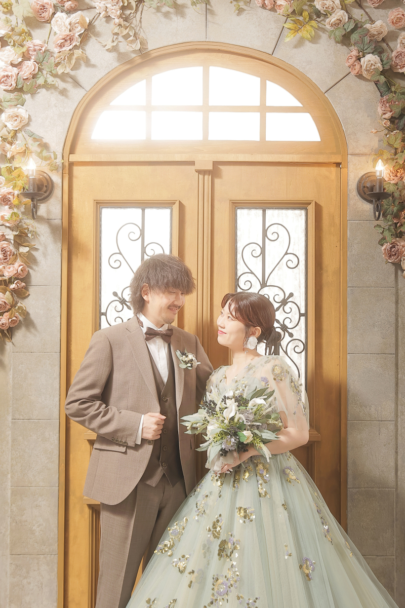 お次はカラードレスで！