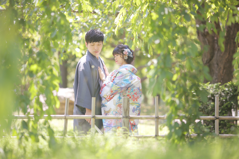 キラキラした木漏れ日の中で