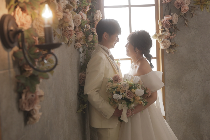 一緒にブーケをもって