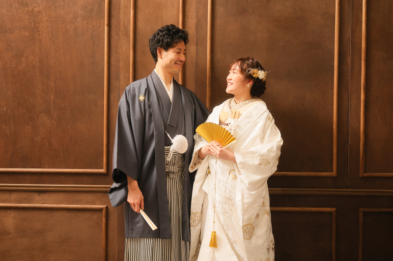 シンプルな背景で