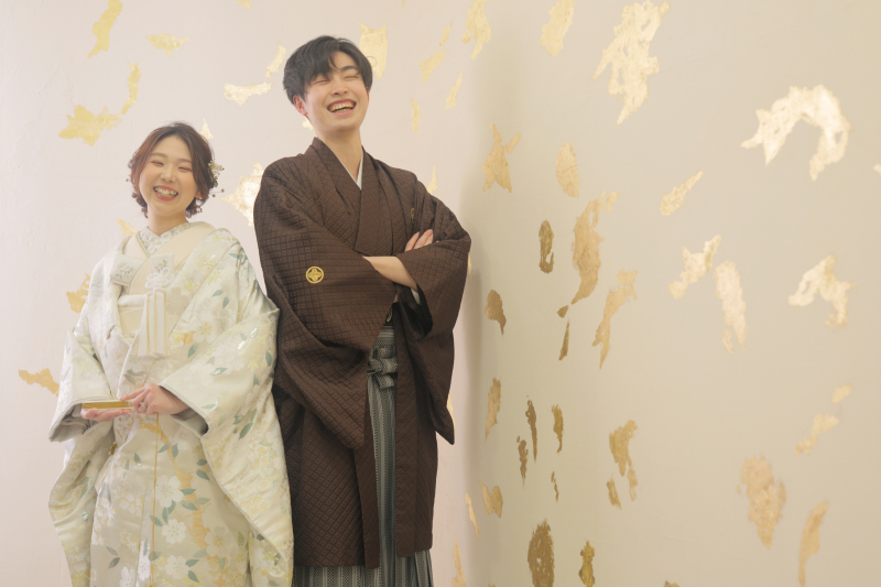 衣装の色味に注目☆