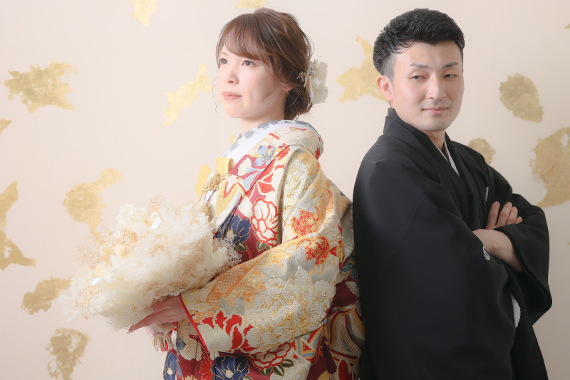 凛々しい表情で。