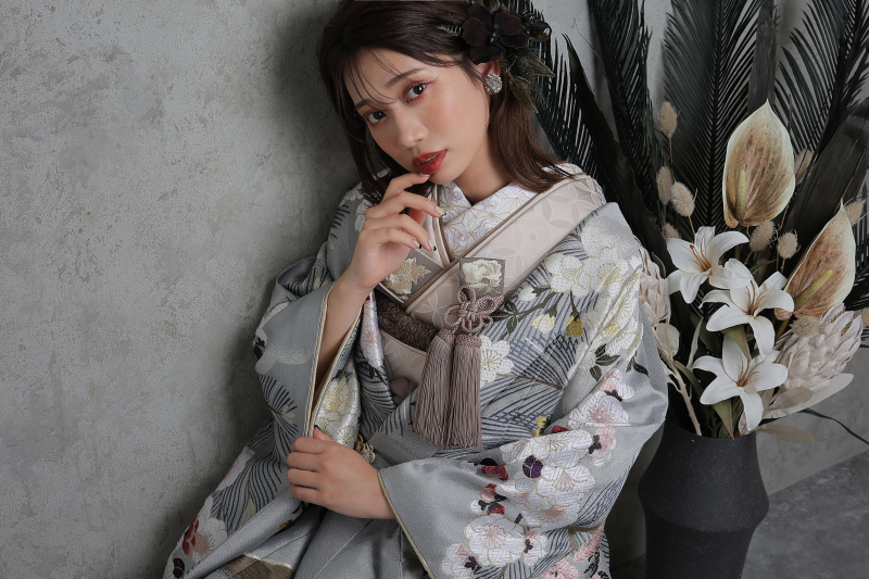 トレンド感のあるくすみカラー