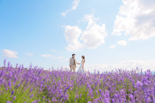 【Location】花と大地と青空と［ウェディングドレス×タキシード］