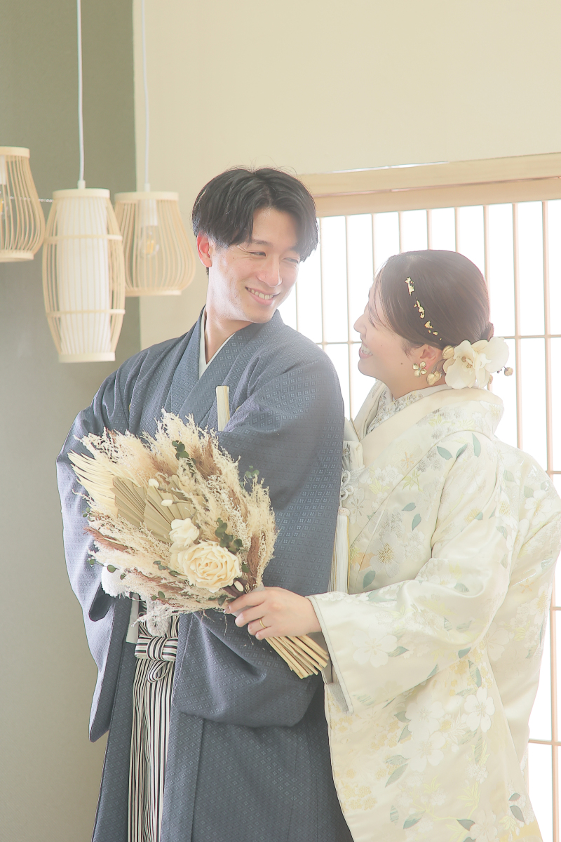 見つめあう表情に注目!