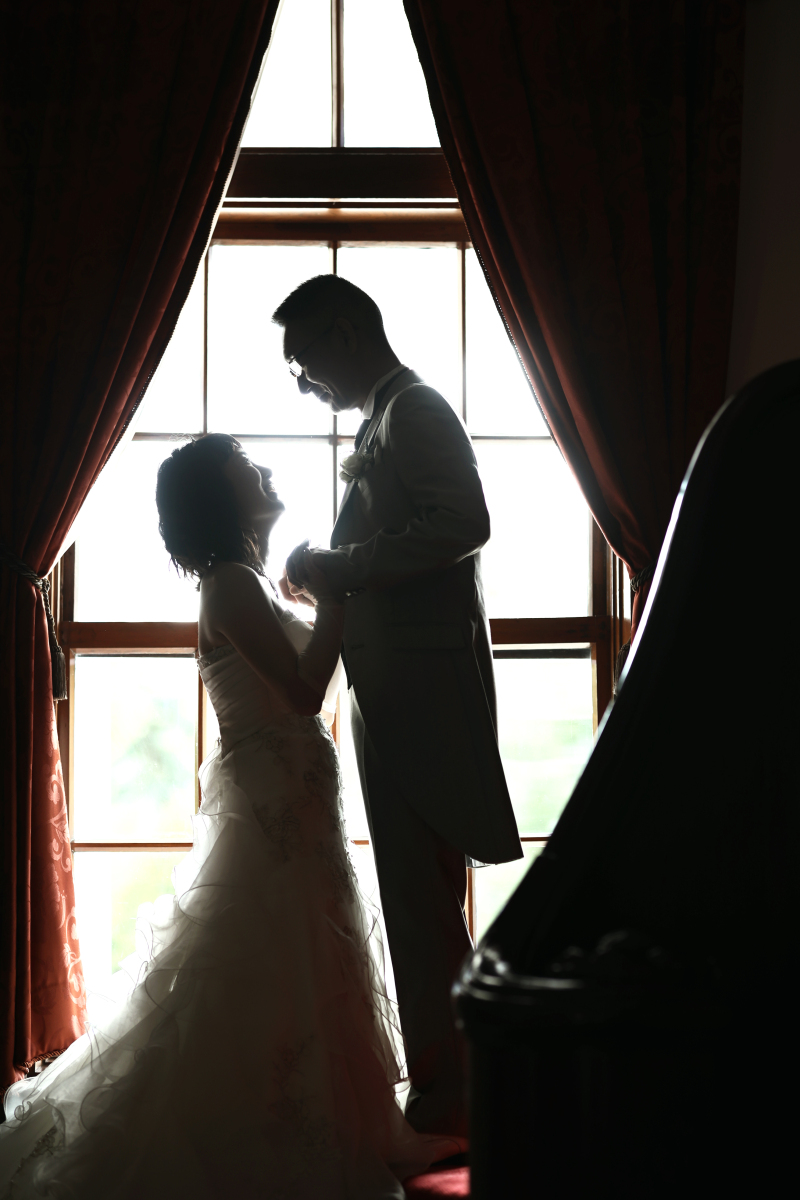 シルエットでロマンティックに